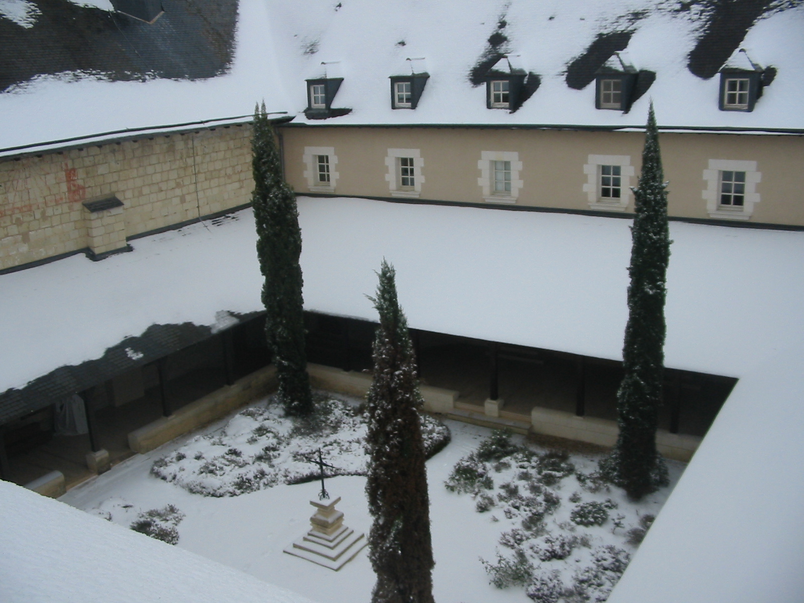 Cloister2